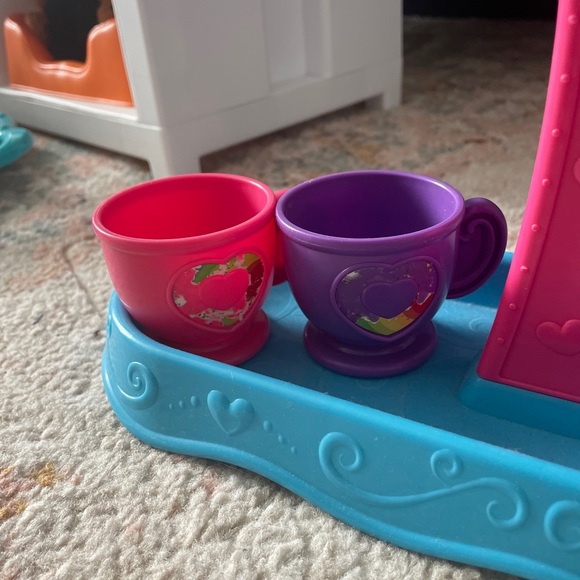 Leap from musical rainbow tea party - Picture 2 of 4